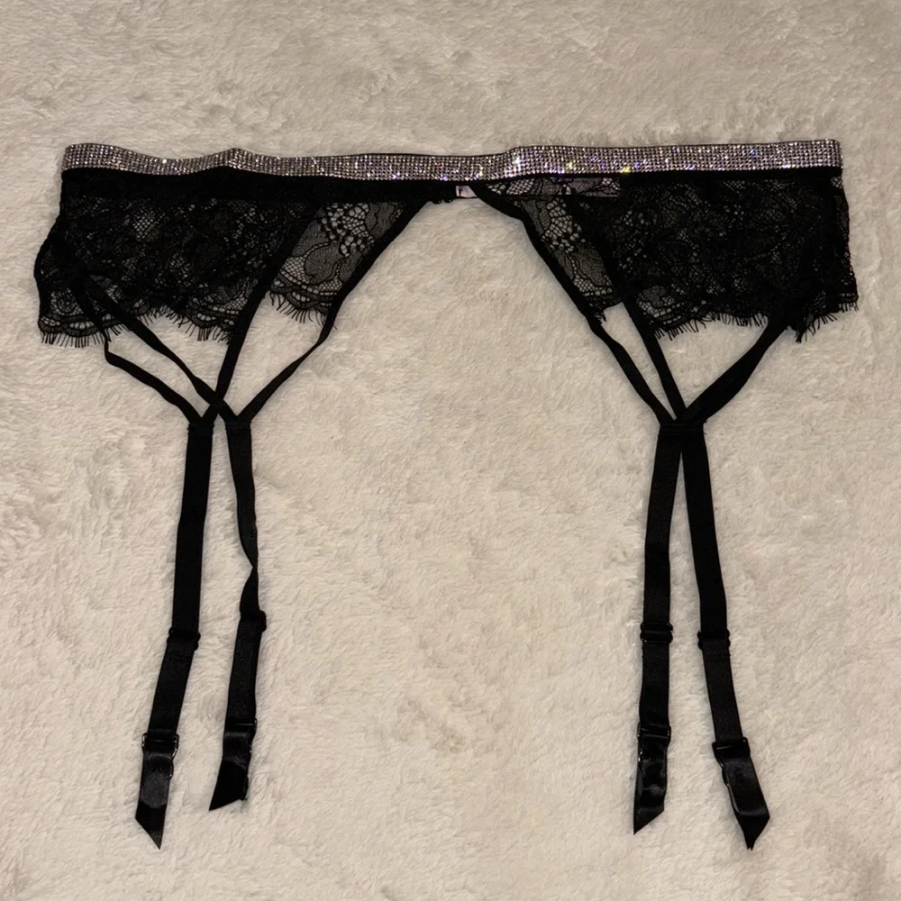 Victoria’s Secret Very Sexy Shine Strap Garter Belt M/L